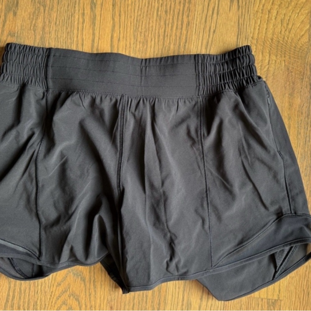 lululemon athletica Black Hotty Hot HR Short 4" EUC size 8